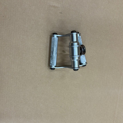 American Barbell: SOLID STEEL SEATED ROW CHINNING HANDLE CABLE ATTACHMENT